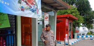 Polsek Ngimbang Gelar Patroli Harkamtibmas Guna Cegah Kriminalitas Dan Premanisme di Wilayah Ngimbang