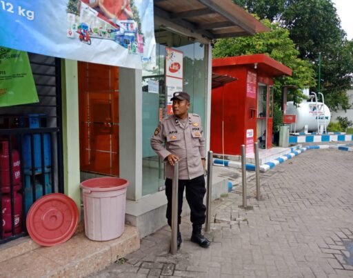 Polsek Ngimbang Gelar Patroli Harkamtibmas Guna Cegah Kriminalitas Dan Premanisme di Wilayah Ngimbang Polsek Ngimbang Gelar Patroli Harkamtibmas Guna Cegah Kriminalitas Dan Premanisme di Wilayah Ngimbang