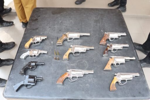 *KAPOLRES MESUJI TERIMA PENYERAHAN 11 SENJATA API RAKITAN DAN 4 BUTIR AMUNISI SECARA SUKARELA* *KAPOLRES MESUJI TERIMA PENYERAHAN 11 SENJATA API RAKITAN DAN 4 BUTIR AMUNISI SECARA SUKARELA*