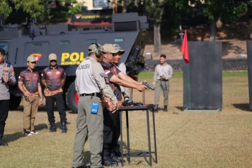 Kapolda Sumsel: Bangun Super Team, Bukan Superman, untuk Wujudkan Sumsel Aman dan Kondusif Kapolda Sumsel: Bangun Super Team, Bukan Superman, untuk Wujudkan Sumsel Aman dan Kondusif