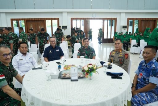 Satu Tetes untuk Sesama: Target Fantastis Kodam XII/Tpr di HUT Ke-68 Siap Banjir Darah dengan 2.352 Kantong Satu Tetes untuk Sesama: Target Fantastis Kodam XII/Tpr di HUT Ke-68 Siap Banjir Darah dengan 2.352 Kantong