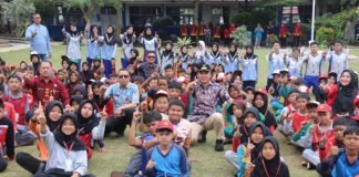 Senyum dan Semangat Warnai MPLS di SMP Negeri 1 Way Tenong, Bupati Parosil Ajak Siswa Baru Berani Bermimpi
