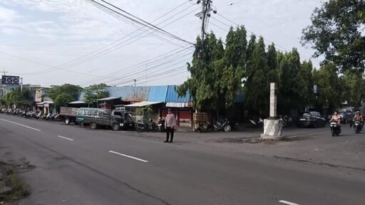 Polsek Ngimbang Secara Rutin Gelar Commanderwish Di Pagi Hari Guna cegah Kemacetan di Wilayah Ngimbang Polsek Ngimbang Secara Rutin Gelar Commanderwish Di Pagi Hari Guna cegah Kemacetan di Wilayah Ngimbang