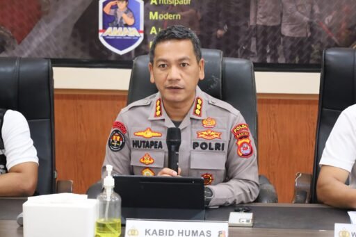 Ditreskrimum Polda Banten Amankan Satu Tersangka Kasus Dugaan Pengeroyokan dan Penculikan di Lebak Ditreskrimum Polda Banten Amankan Satu Tersangka Kasus Dugaan Pengeroyokan dan Penculikan di Lebak