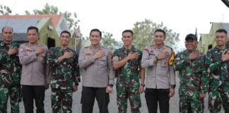 Kapolres Lamongan Perkuat Sinergitas TNI–Polri, Kunjungi Yonif TP 887/KJM dan Tinjau Lokasi TMMD