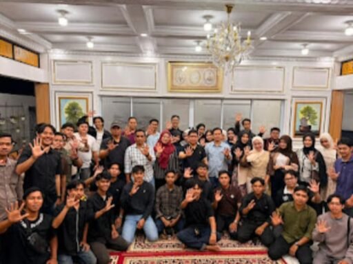 Bupati Sambas Berdialog dengan Mahasiswa Asal Sambas, Serap Aspirasi untuk Kemajuan Daerah Bupati Sambas Berdialog dengan Mahasiswa Asal Sambas, Serap Aspirasi untuk Kemajuan Daerah