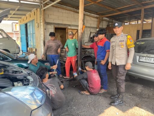 Polsek Ngimbang Gelar Patroli Harkamtibmas Guna Cegah Kriminalitas Dan Premanisme Di Wilayah Ngimbang Polsek Ngimbang Gelar Patroli Harkamtibmas Guna Cegah Kriminalitas Dan Premanisme Di Wilayah Ngimbang