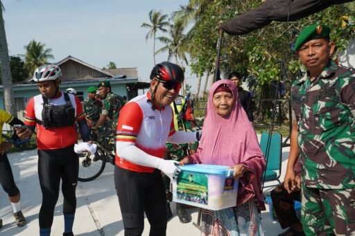 Satu Kayuhan Jalin Kebersamaan: Kodam XII/Tpr Sukses Gelar Tour De Singkawang Satu Kayuhan Jalin Kebersamaan: Kodam XII/Tpr Sukses Gelar Tour De Singkawang