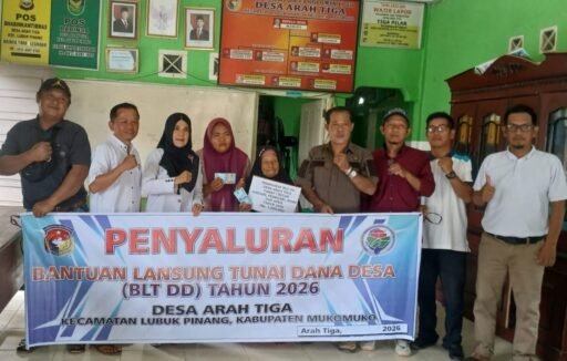 *PEMDES ARAH TIGA TETAP JADIKAN BLT-DD PROGRAM PRIORITAS, PENYALURAN DILAKUKAN DENGAN KEPEKAAAN HATI* *PEMDES ARAH TIGA TETAP JADIKAN BLT-DD PROGRAM PRIORITAS, PENYALURAN DILAKUKAN DENGAN KEPEKAAAN HATI*