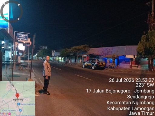 Polsek Ngimbang Gencar Gelar Patroli Blue Light Guna Daya Cegah Dan Tangkal 4C Di Daerah Rawan Polsek Ngimbang Gencar Gelar Patroli Blue Light Guna Daya Cegah Dan Tangkal 4C Di Daerah Rawan