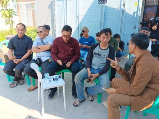 Bukti kepedulian kepala desa muktiwari Bapak haji Bahrudin takziah kediaman Bapak Ari Cahyadi Bukti kepedulian kepala desa muktiwari Bapak haji Bahrudin takziah kediaman Bapak Ari Cahyadi