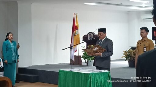 Pelantikan Ratusan Pejabat Pemkab Toraja Utara, Bupati Berpesan Agar Tetap Memperhatikan 4K Pelantikan Ratusan Pejabat Pemkab Toraja Utara, Bupati Berpesan Agar Tetap Memperhatikan 4K