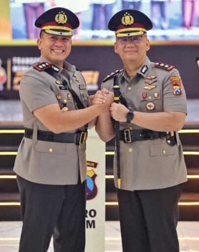 Mutasi Polri Bergulir, Tongkat Komando Polres Lamongan Resmi Beralih Mutasi Polri Bergulir, Tongkat Komando Polres Lamongan Resmi Beralih