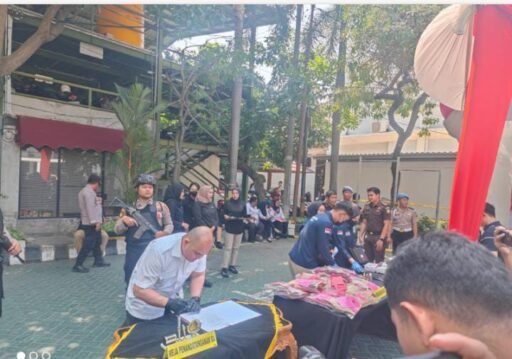 Polrestabes Surabaya Musnahkan Barang Bukti Narkotika, Tegaskan Komitmen Berantas Peredaran Narkoba Polrestabes Surabaya Musnahkan Barang Bukti Narkotika, Tegaskan Komitmen Berantas Peredaran Narkoba
