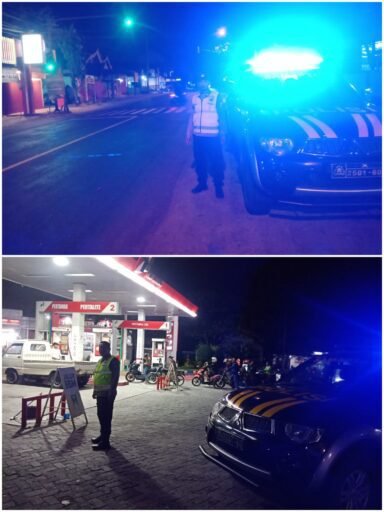 Polsek Ngimbang Gelar Patroli Blue Light Guna Menjaga Siskamtibmas Daerah Rawan Kriminal Di Wilayah Ngimbang Polsek Ngimbang Gelar Patroli Blue Light Guna Menjaga Siskamtibmas Daerah Rawan Kriminal Di Wilayah Ngimbang
