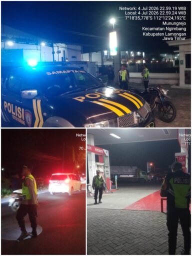 Polsek Ngimbang Gencar Gelar Patroli Blue Light Guna Daya Cegah Dan Tangkal 4C Di Daerah Rawan Polsek Ngimbang Gencar Gelar Patroli Blue Light Guna Daya Cegah Dan Tangkal 4C Di Daerah Rawan