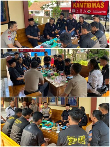 Kapolsek Ngimbang Gelar Cakrukan Bareng Bersama Ketua/Pengurus Silat Se – Kecamatan Ngimbang Kapolsek Ngimbang Gelar Cakrukan Bareng Bersama Ketua/Pengurus Silat Se – Kecamatan Ngimbang