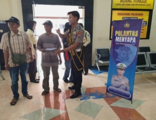 Polantas Menyapa, Satlantas Polres Jember Perkuat Pelayanan Transparan di Samsat Kaliwates Polantas Menyapa, Satlantas Polres Jember Perkuat Pelayanan Transparan di Samsat Kaliwates