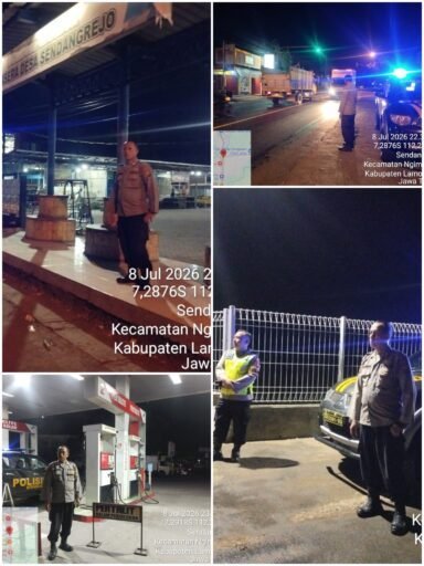 Polsek Ngimbang Gelar Patroli Blue Light Guna Menjaga Siskamtibmas Daerah Rawan Kriminal Di Wilayah Ngimbang Polsek Ngimbang Gelar Patroli Blue Light Guna Menjaga Siskamtibmas Daerah Rawan Kriminal Di Wilayah Ngimbang