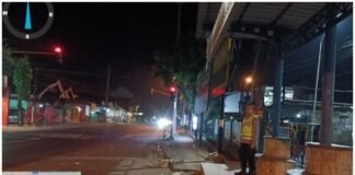 Personil Polsek Ngimbang Terus Laksanakan Patroli Blue Light 4C Pastikan Wilayah Ngimbang Kondusif