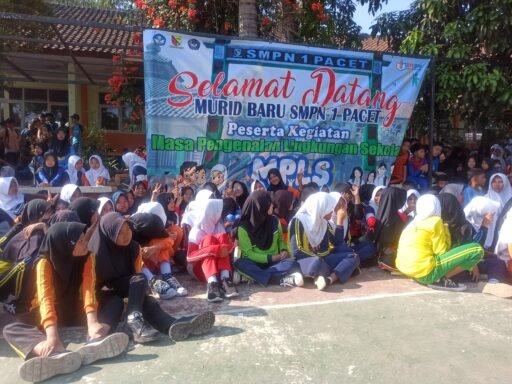 Penulis Cerita, Eskul SMPN 1 Pacet, Kecamatan Pacet, Kabupaten Bandung, Merambah Ke Tingkat Nasional Penulis Cerita, Eskul SMPN 1 Pacet, Kecamatan Pacet, Kabupaten Bandung, Merambah Ke Tingkat Nasional