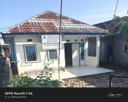 Diduga Oknum Lurah Langgar Kode Etik ASN, Warga ngeluh Pelayanan dan Dugaan Anggaran Kelurahan Diselewengkan. Diduga Oknum Lurah Langgar Kode Etik ASN, Warga ngeluh Pelayanan dan Dugaan Anggaran Kelurahan Diselewengkan.