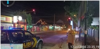 Pastikan Wilayah Ngimbang tetap Aman Personil Polsek Ngimbang Gelar Patroli Blue Light 4C Di Daerah Rawan