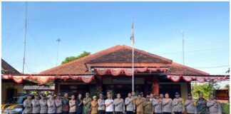 Polsek Ngimbang Terima Kunjungan Bapak Kapolres Lamongan Di Mapolsek & YON TP Joko Modo