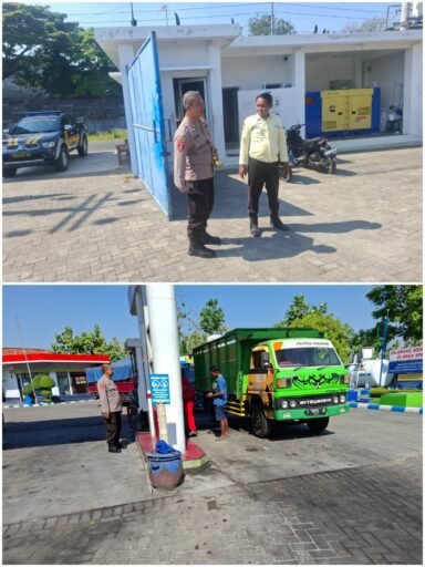 Polsek Ngimbang Gelar Patroli Harkamtibmas Di Obvit Guna Cegah Kriminalitas Dan Premanisme Polsek Ngimbang Gelar Patroli Harkamtibmas Di Obvit Guna Cegah Kriminalitas Dan Premanisme