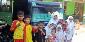 TORCA BEDAS, PERPUSTAKAAN KELILING, BARU SAMPAI SEKOLAH, LANGSUNG DI SERBU SISWA, SISWI SDN BOJONG, CIPARAY