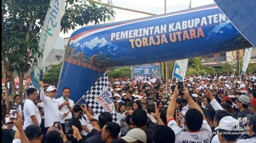 Ribuan Peserta Jalan Sehat Anti Mager Toraja Utara, Dilepas Langsung Gubernur Sulawesi Selatan Ribuan Peserta Jalan Sehat Anti Mager Toraja Utara, Dilepas Langsung Gubernur Sulawesi Selatan