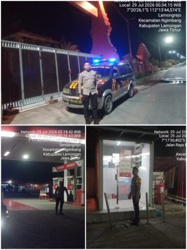 Pastikan Wilayah Ngimbang tetap Aman Polsek Ngimbang Gelar Patroli Blue Light 4C Di Daerah Rawan Kriminal Pastikan Wilayah Ngimbang tetap Aman Polsek Ngimbang Gelar Patroli Blue Light 4C Di Daerah Rawan Kriminal