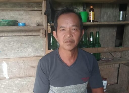 Diduga Tahan Istri Dan Anak Sejak April Temazisokhi Akan Laporkan Iparnya ke polres Nias Diduga Tahan Istri Dan Anak Sejak April Temazisokhi Akan Laporkan Iparnya ke polres Nias