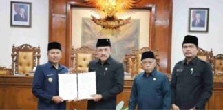 Plt Bupati Hadiri Sidang Paripurna DPRD Tulungagung, Setujui 9 Ranperda Jadi Perda