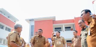 Andra Soni Tinjau MPLS SMKN 12 Kota Tangerang, Tegaskan Komitmen Sekolah Gratis untuk Semua