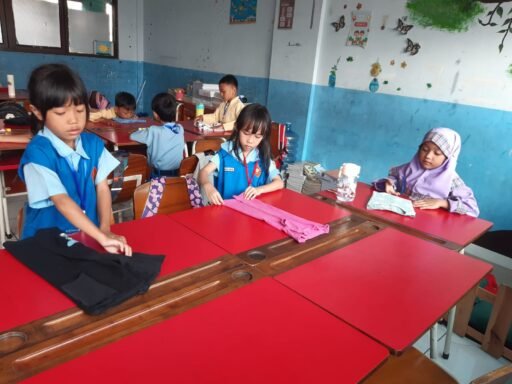 Melalui MPLS, Siswa SD Diasah Menjadi Pribadi Kreatif dan Percaya Diri Melalui MPLS, Siswa SD Diasah Menjadi Pribadi Kreatif dan Percaya Diri