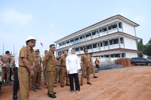 Andra Soni Tinjau Progres Pembangunan SMA Negeri 30, Targetkan 12 RKB Selesai Akhir 2026 Andra Soni Tinjau Progres Pembangunan SMA Negeri 30, Targetkan 12 RKB Selesai Akhir 2026