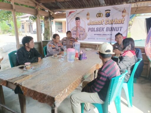 Polsek Bunut Gelar “Jumat Curhat”, Ajak Warga Wujudkan Kamtibmas Kondusif Polsek Bunut Gelar “Jumat Curhat”, Ajak Warga Wujudkan Kamtibmas Kondusif