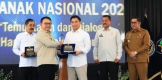 Dimyati Paparkan Program Sekolah Gratis Banten kepada KSP Dudung di Peringatan Hari Anak Nasional