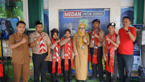 Camat Medan Perjuangan Lepas 5 Pramuka Menuju Jamnas XII: “Bawa Nama Baik Sumut!” Camat Medan Perjuangan Lepas 5 Pramuka Menuju Jamnas XII: “Bawa Nama Baik Sumut!”