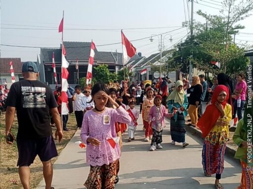Kemeriahan HUT RI ke-81 di Perum ANR Desa Muktiwari Anak-Anak Tampil Memukau dengan Baju Adat dan Sepeda Hias Kemeriahan HUT RI ke-81 di Perum ANR Desa Muktiwari Anak-Anak Tampil Memukau dengan Baju Adat dan Sepeda Hias