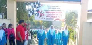 Ratusan Pelajar Gunungsari Ramaikan Gerak Jalan HUT RI, Polisi Siaga Amankan Rute