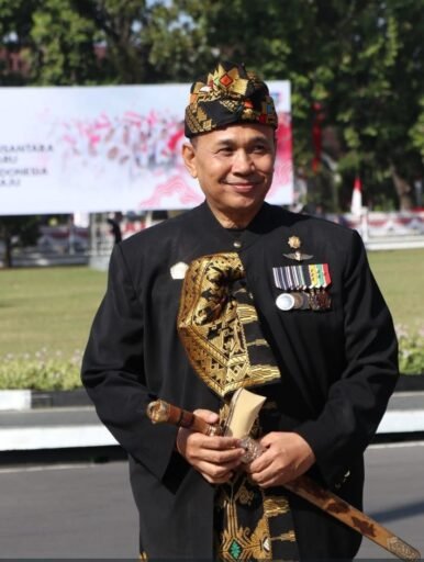 Pemprov NTB Tekankan Pejabat Publik Harus Berdiri di Atas Kepentingan NKRI Pemprov NTB Tekankan Pejabat Publik Harus Berdiri di Atas Kepentingan NKRI