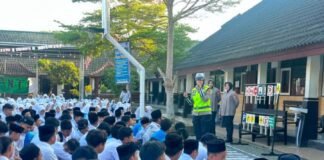 Dikmas Lantas Polda NTB Edukasi Pelajar MTsN 3 Mataram, Kesadaran Tatib Lantas Sejak Dini