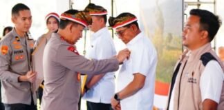 Polri Dorong Percepatan Swasembada Bawang Putih Melalui Penanaman Serentak dan Panen Raya di Sembalun