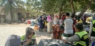 Biddokkes Polda NTB Gelar Bakti Kesehatan Gratis untuk Warga Terdampak Kebakaran Desa Adat Sade