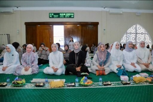 Maulid Nabi Polda NTB, Ketua Bhayangkari Ny. Bulawan Kalingga Ajak Istri Polisi Teladani Khadijah Maulid Nabi Polda NTB, Ketua Bhayangkari Ny. Bulawan Kalingga Ajak Istri Polisi Teladani Khadijah