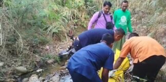 Polres Lamongan Bantu Evakuasi Korban Kecelakaan Lalu Lintas Di Dagan