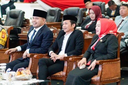 DPRD Purwakarta Gelar Rapat Paripurna Istimewa, Dengarkan Pidato Kenegaraan Presiden DPRD Purwakarta Gelar Rapat Paripurna Istimewa, Dengarkan Pidato Kenegaraan Presiden