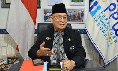 *KPK Dibiayai Negara, Korupsi Tak Kunjung Padam, Wilson Lalengke Bereaksi Keras* *KPK Dibiayai Negara, Korupsi Tak Kunjung Padam, Wilson Lalengke Bereaksi Keras*